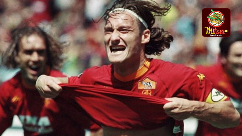 Totti gia nhập đội trẻ của A.S Roma vào năm 1989